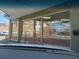 Miller's Hoagies outside