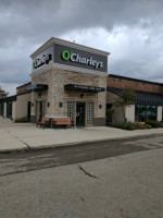 O'charley's Restaurant Bar outside