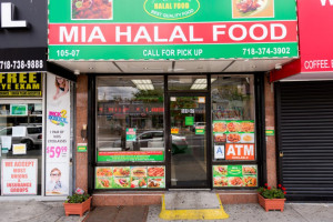 Annes Halal Food outside