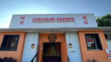 Szechuan Garden Bistro inside