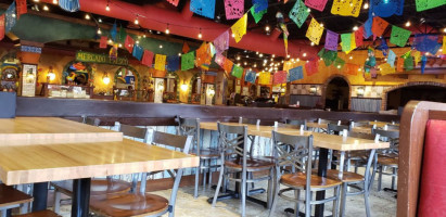 El Beso Mexican Cantina Of Milwaukee inside