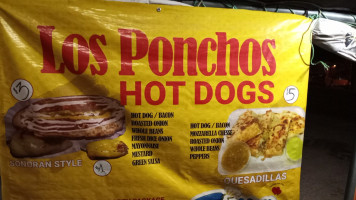 Los Panchos Hot Dogs outside