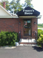 Franco's Bistro outside