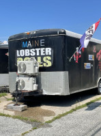 Rick’s Taste Of Maine Food Truck outside