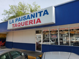 La Paisanita Tacos outside