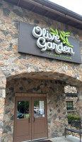 Olive Garden Italian outside