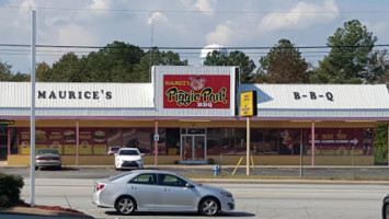 Maurice's Bbq Piggie Park outside