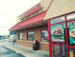 Brown's Chicken outside