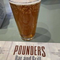 Pounder's And Grill food