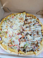 The Yoo Chicken Pizza food