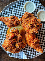 Lea Jane's Hot Chicken food