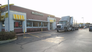 Mcdonald's outside