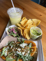 A Mano Taco Shop food