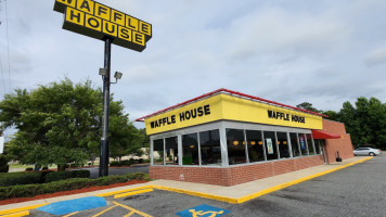 Waffle House outside