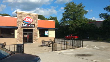 Dairy Queen Grill Chill outside