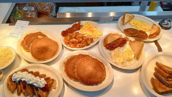 Bradley Street Café inside