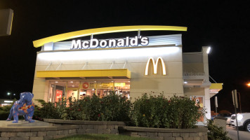 Mcdonald's outside