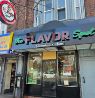 The Flavor Spot Ll outside