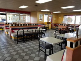 Carl's Jr. inside