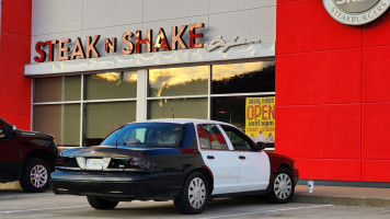 Steak 'n Shake inside