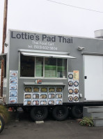 Lottie's Pad Thai Food Cart food