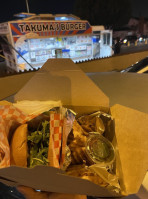 Takuma’s Burger inside
