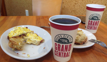 Grand Central Bakery outside