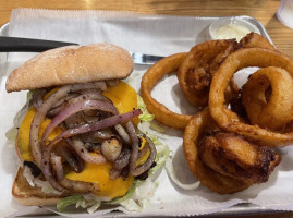 Lehne Burger Estero food