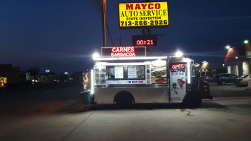 Noah Tacos (food Truck) outside