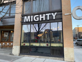 Mighty O Donuts outside