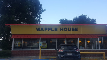 Waffle House outside