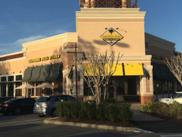 California Pizza Kitchen Waterford Lakes Priority Seating outside