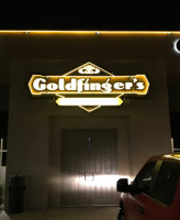 Goldfinger's Grill outside