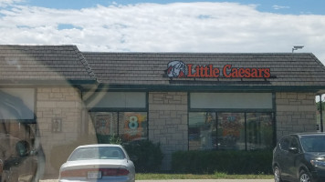 Little Caesars Pizza outside