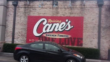 Raising Cane's Chicken Fingers outside