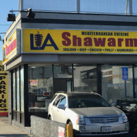 La Shawarma outside