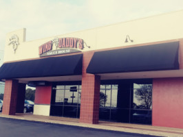 Wing Daddy's Sauce House outside