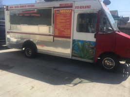 El Paisa Taco Truck outside