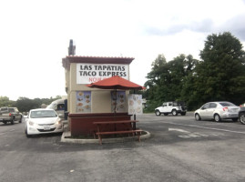 Las Tapatias Tacos Express outside