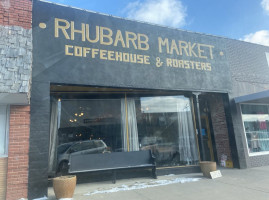 Rhubarb Market outside