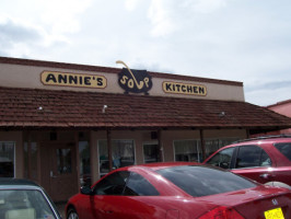 Annie's Soup Kitchen outside