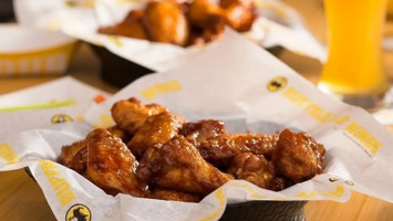 Buffalo Wild Wings Peru food