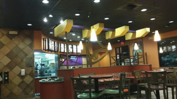 Taco Bell In Flor inside