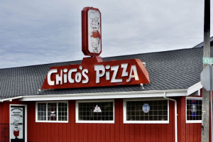Chico's Pizza inside