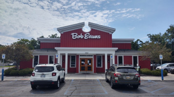 Bob Evans outside