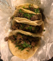 Mama Tita’s Mexican Tacos food