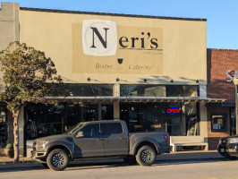 Neri's On The Square outside