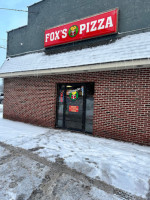 Fox's Pizza Den outside