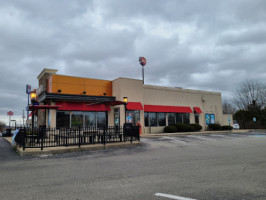 Dairy Queen Grill Chill outside