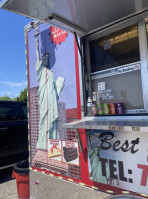 Halal New York Gyro outside